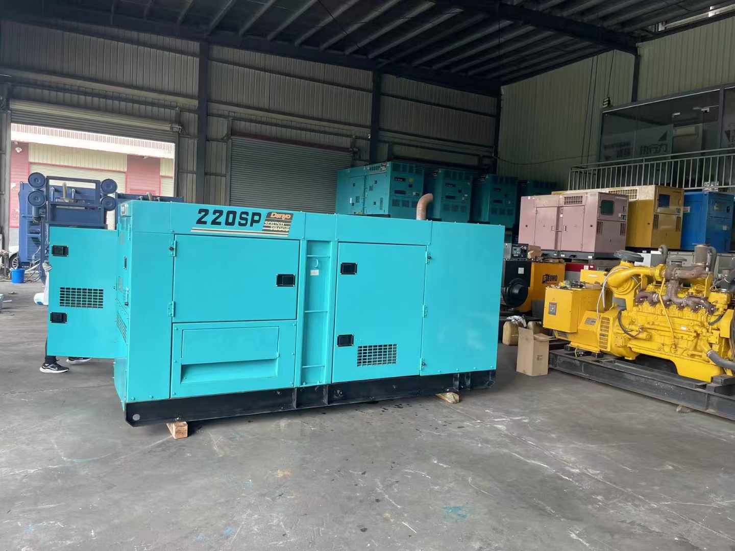 石河镇800kW 柴油发电机的输出电流波动范围是多少？