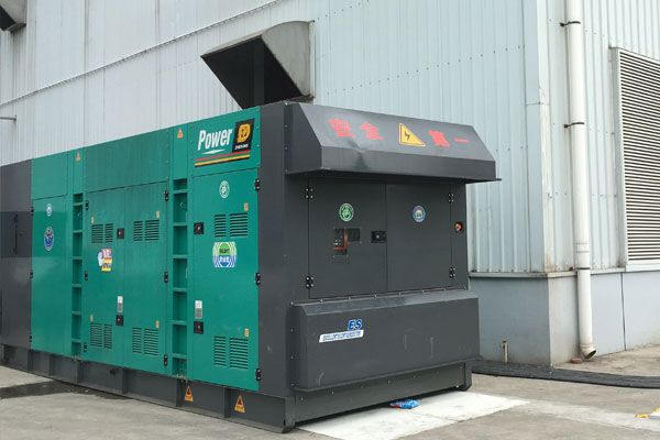 石河镇燃油滤清器的更换流程是怎样的？