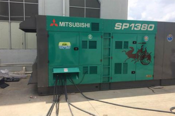 石河镇为什么有些柴油发电机组的输出电压可以调节？