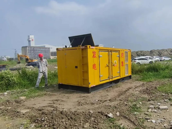 石河镇200KW柴油发电机机组每小时的油耗量受哪些因素影响？