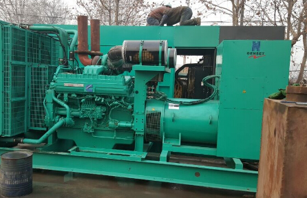 石河镇发电机组如何判断水冷式机油散热器内部是否需要清洗？